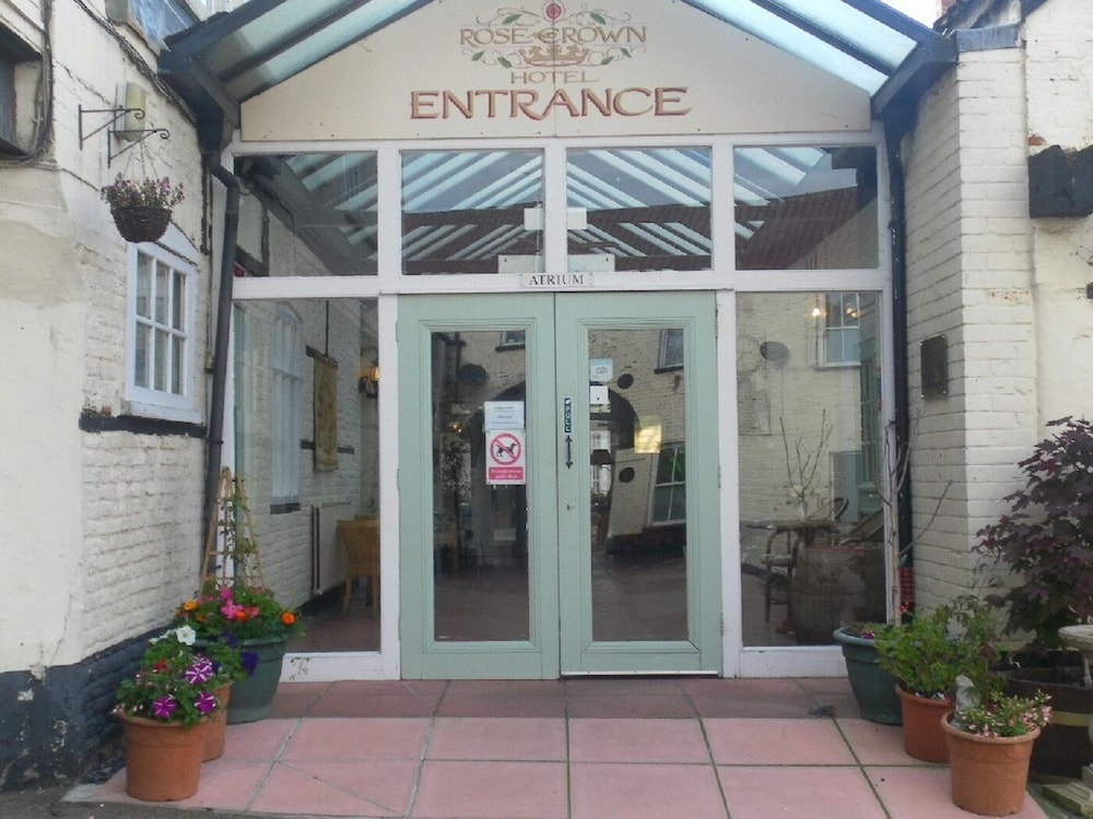 The Rose and Crown Hotel 5/53