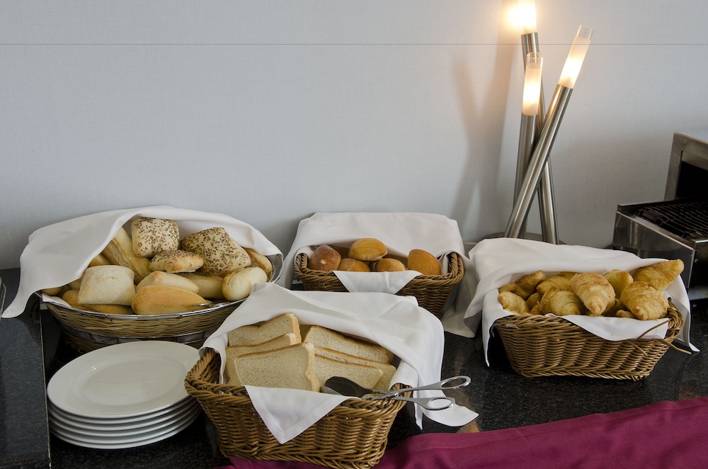 VIP Executive Santa Iria Hotel 43/49