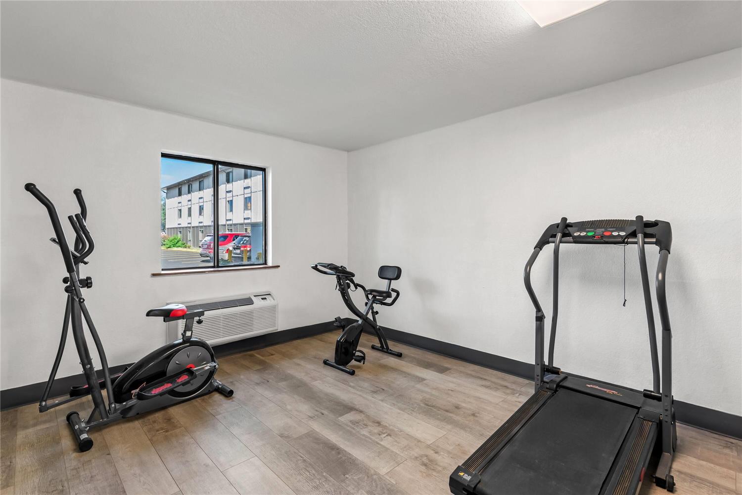Super 8 By Wyndham Terre Haute 15/22