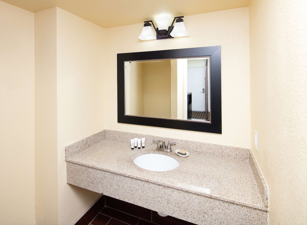 GuestPlace Inn & Suites 12/17