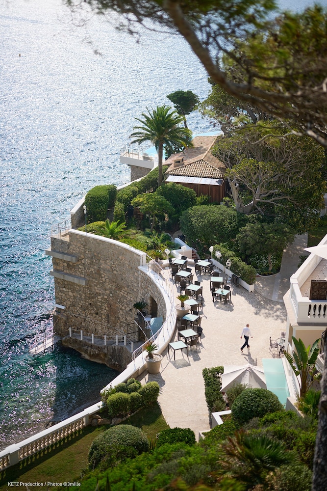 Cap Estel 67/77