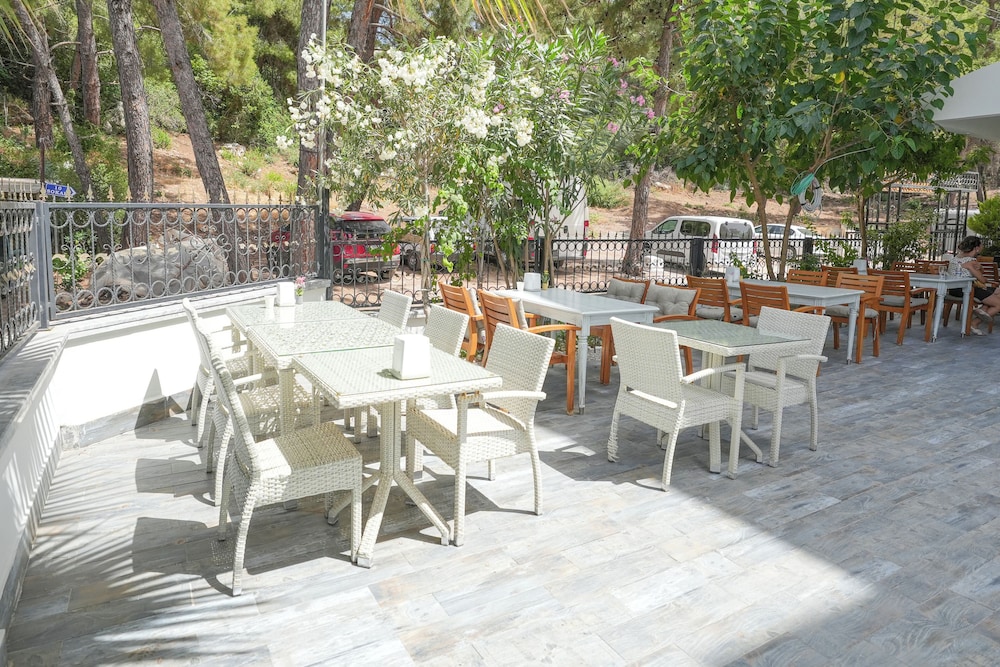 Ada Boutique Hotel 12/16