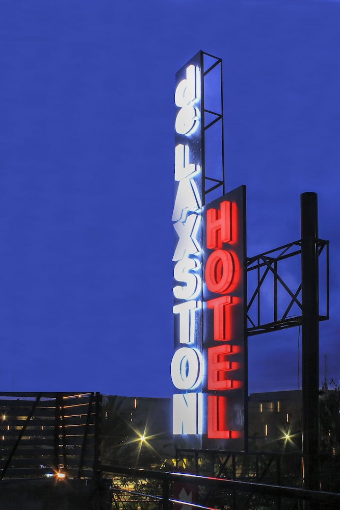 De Laxston Hotel By Azana 53/70