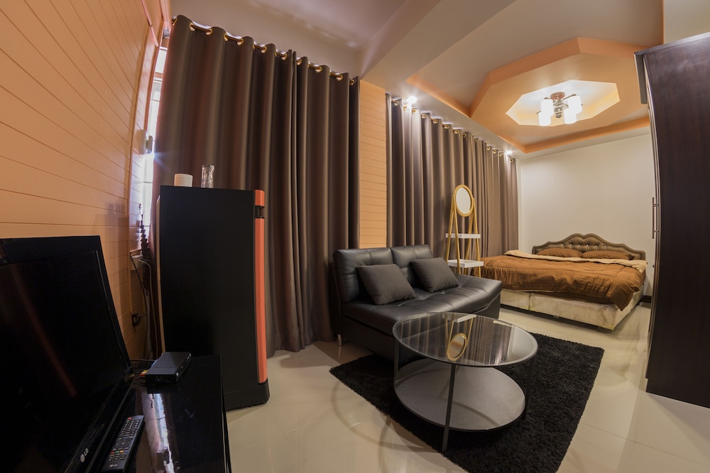 Maximum Luxury Apartment 10/31