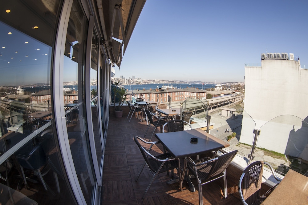 HURRIYET HOTEL 40/47