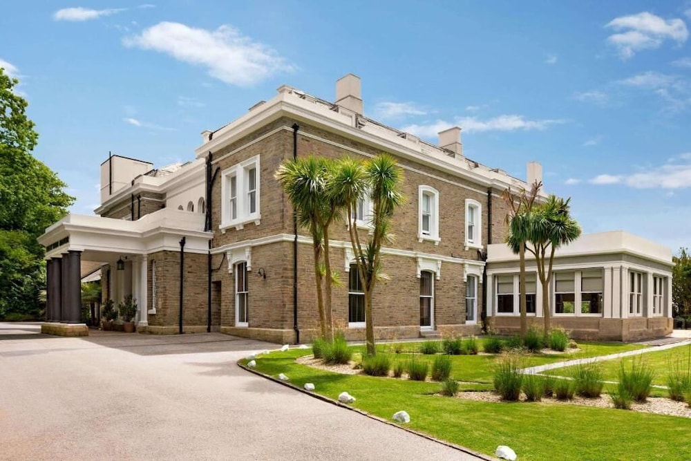 Trenython Manor 3/59