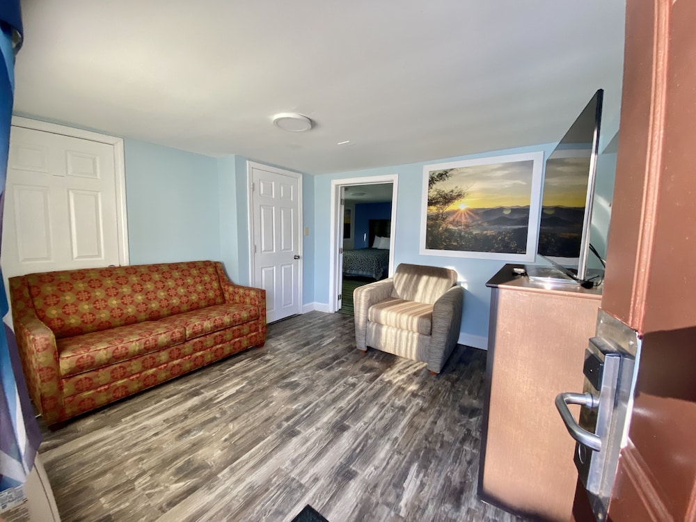 Beacon Inn and Suites 34/40