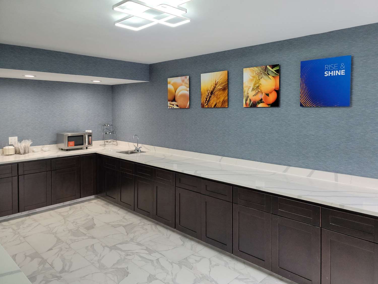 Comfort Inn & Suites Wyomissing/Reading 8/17