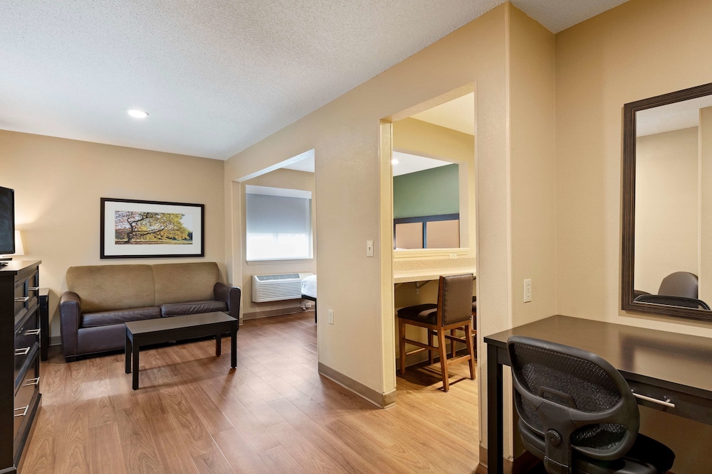 Studio6 Suites Charlotte, NC - Tyvola Rd/Executive Park 32/50
