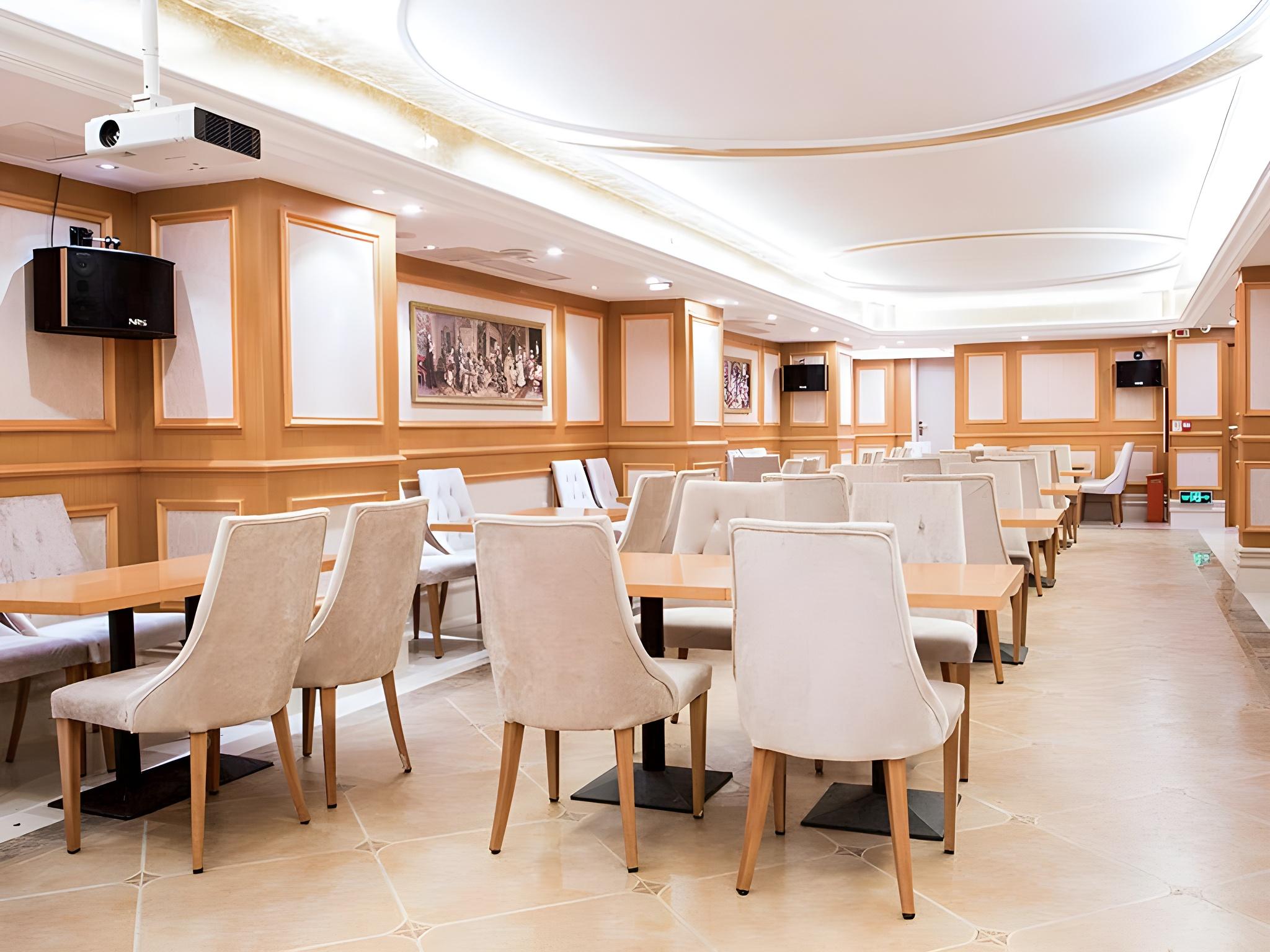Vienna Hotel (Wuhan Lingjiaohu Wanda Metro Station) 51/54