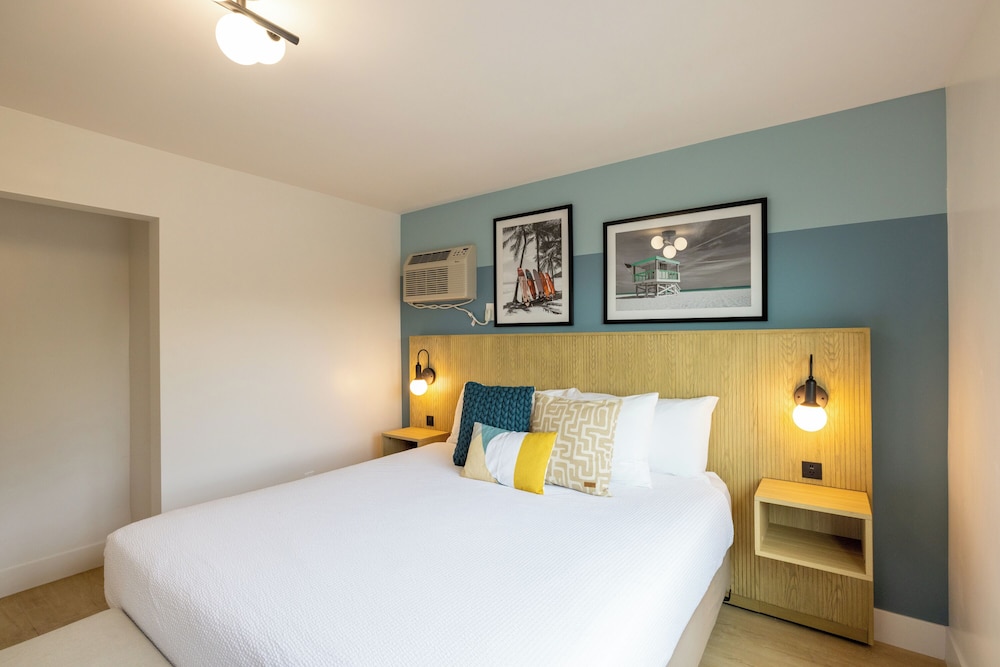 Tides Oceanview Inn & Cottages 16/50