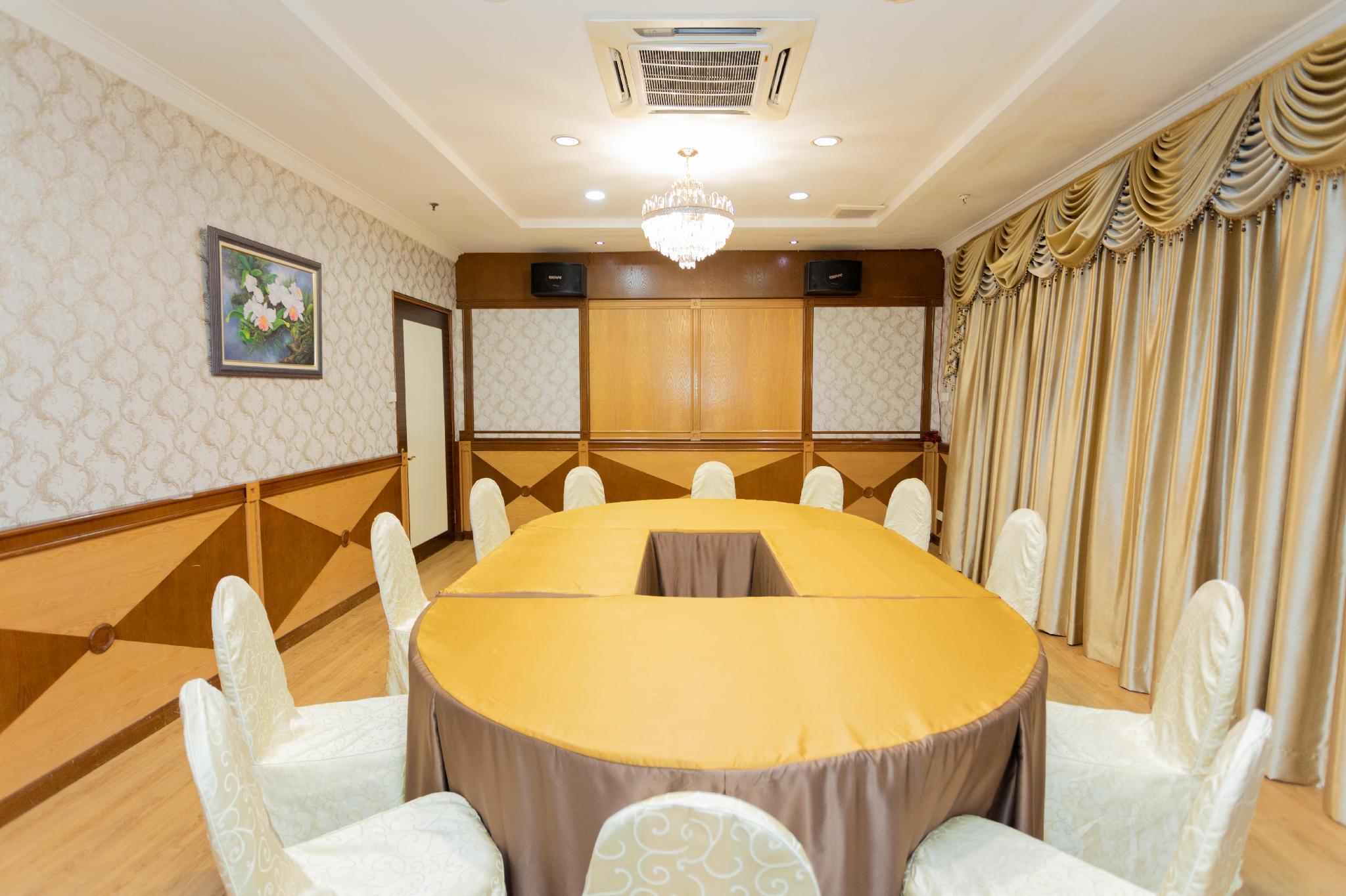 Pelican Hotel 19/23