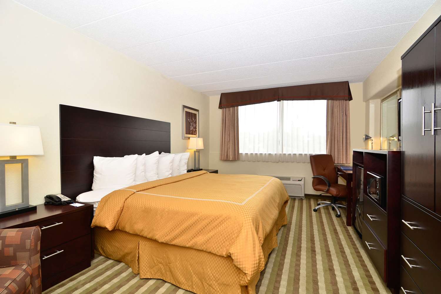 La Quinta Inn & Suites Washington DC-Capital/NoMA 11/33