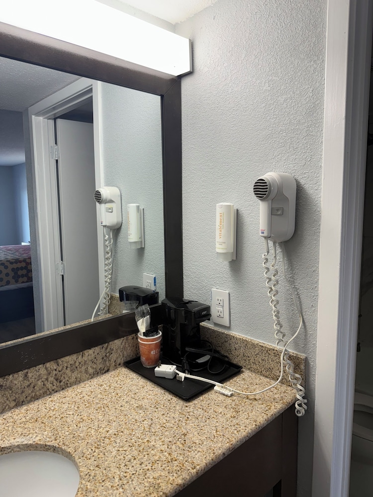 غرفة قياسية بسريرين كوين، Econo Lodge Ruther Glen 7/9