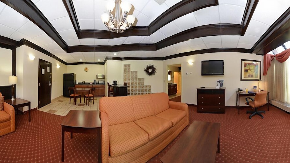 Best Western Plus Plattsburgh 37/47