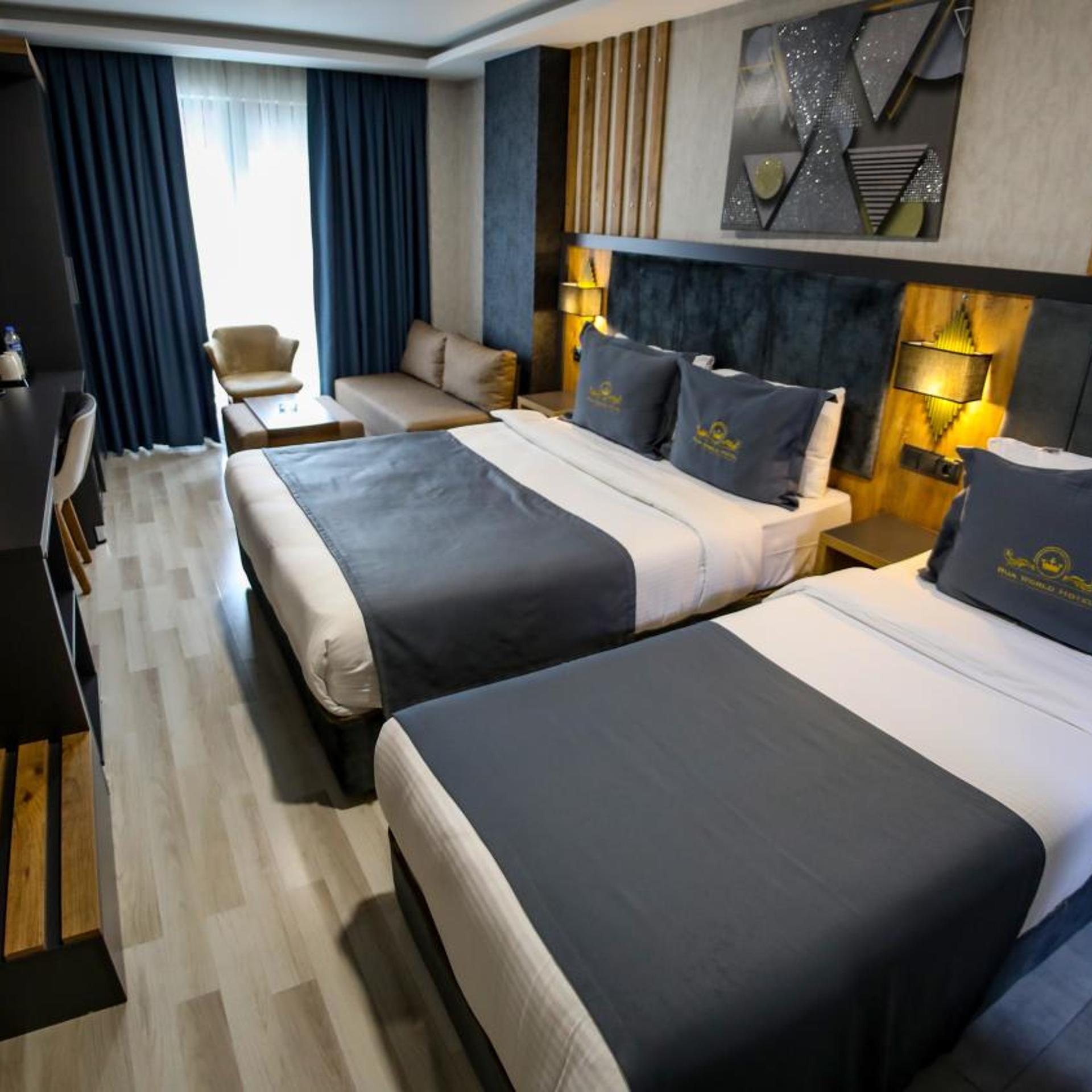 Rua World Hotel 8/45