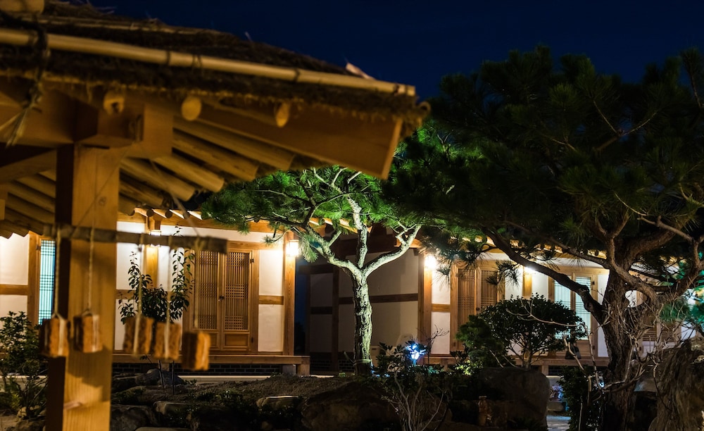 Hanok1st 2/48