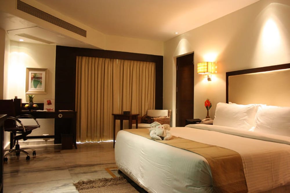 ROYAL ORCHID CENTRAL KIREETI 18/63