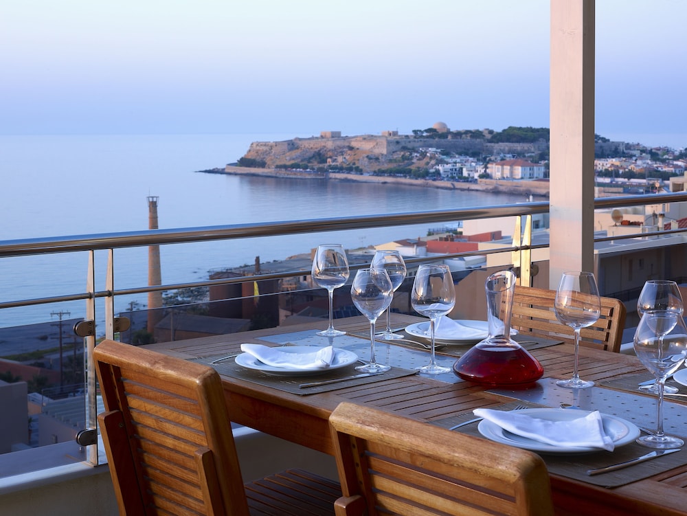 Macaris Suites And Spa 49/66