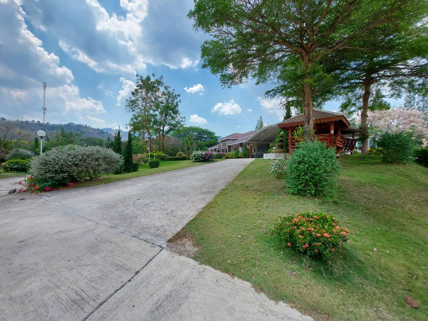 Tanaosri & Creekside Resort 43/68