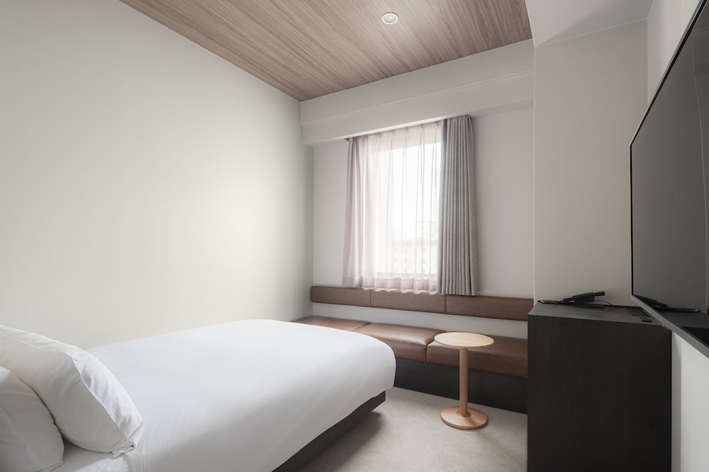 ROOM, DOUBLE BED
