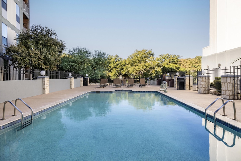 Hyatt Place San Antonio Riverwalk 55/60