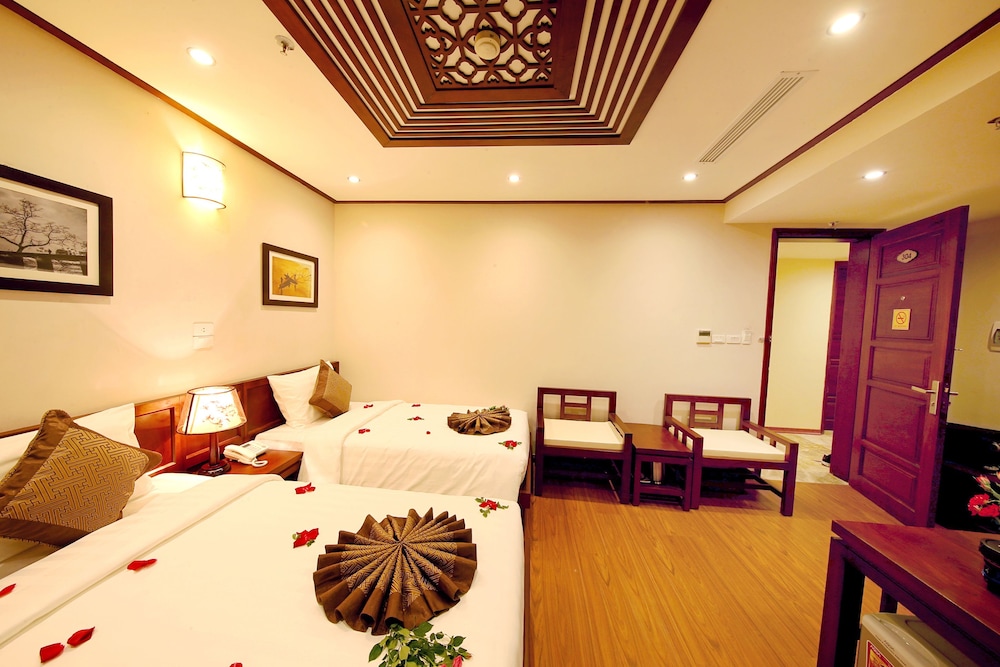 Historical, Connecting, Family, Queen and Twin Beds, Balcony