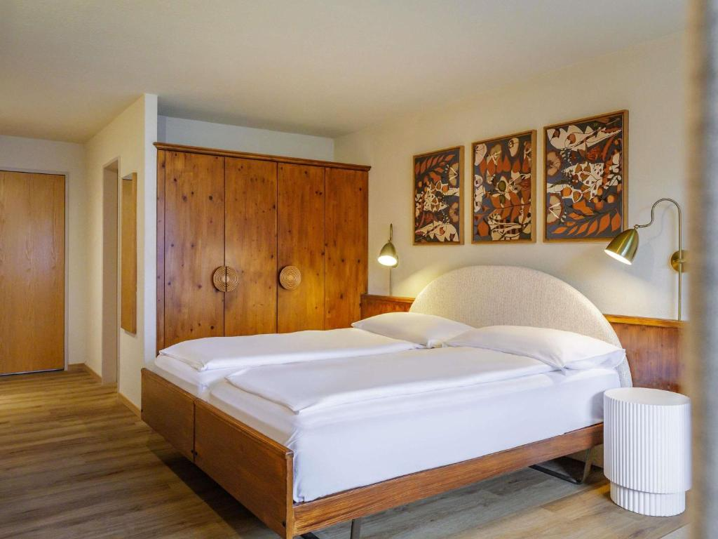 Hotel Aeschi Interlaken - Handwritten Collection 5/12