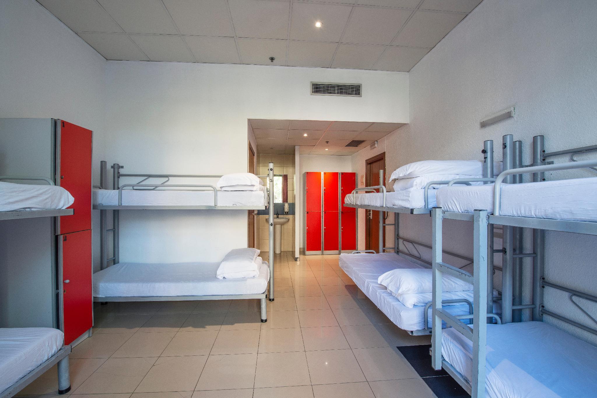 Private, 12 Beds