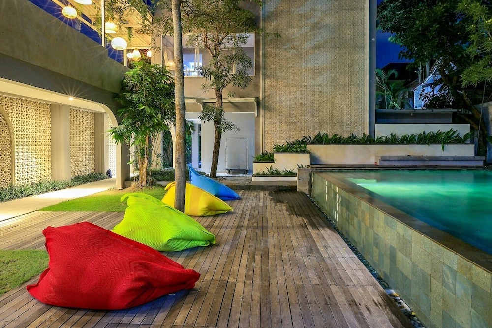 Cozy Stay Hotel 65/67