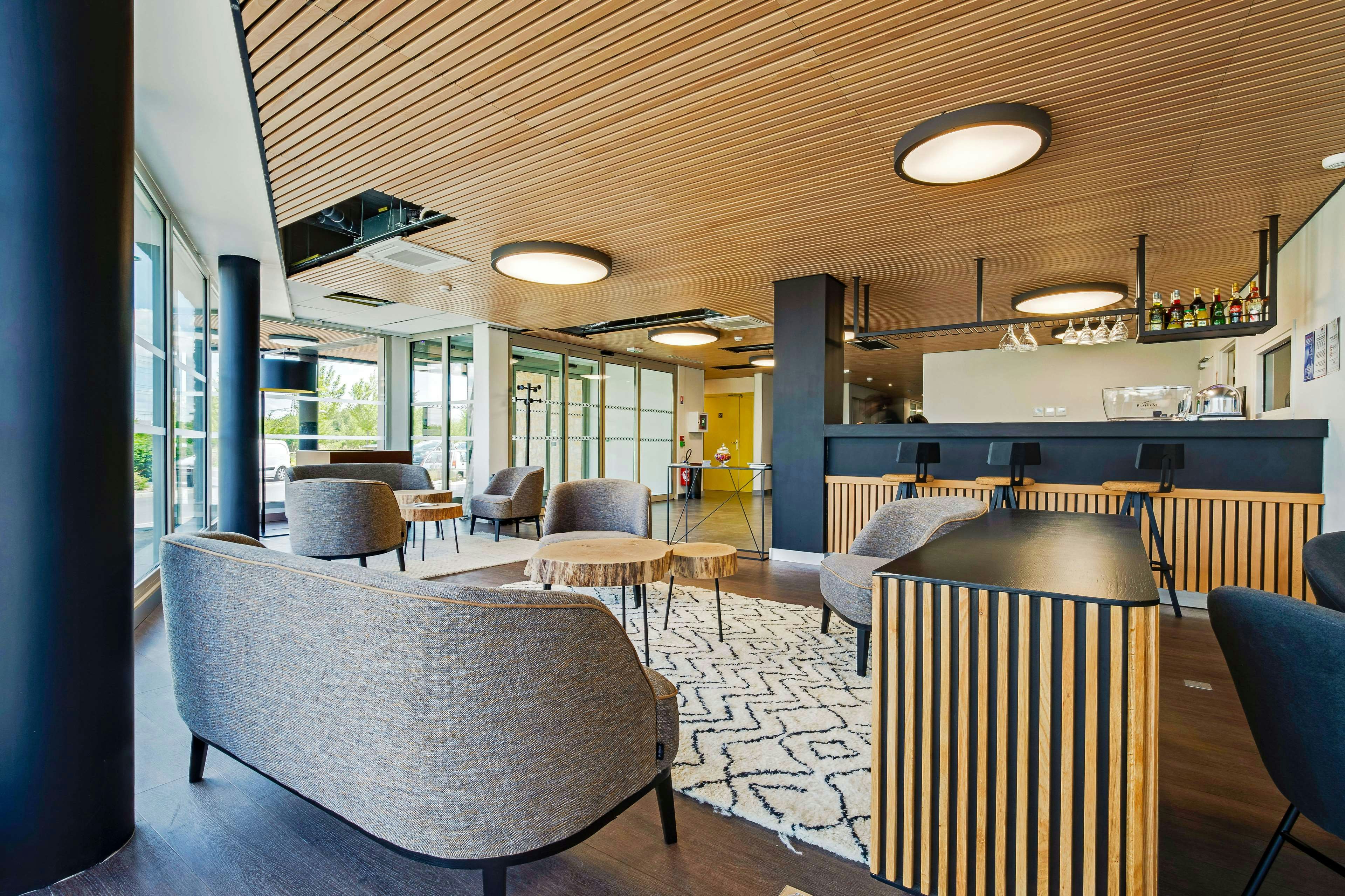 All Suites Appart Hotel Palaiseau - Massy TGV 34/41
