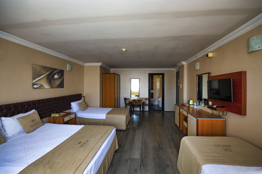 Kozan City Hotel 30/70