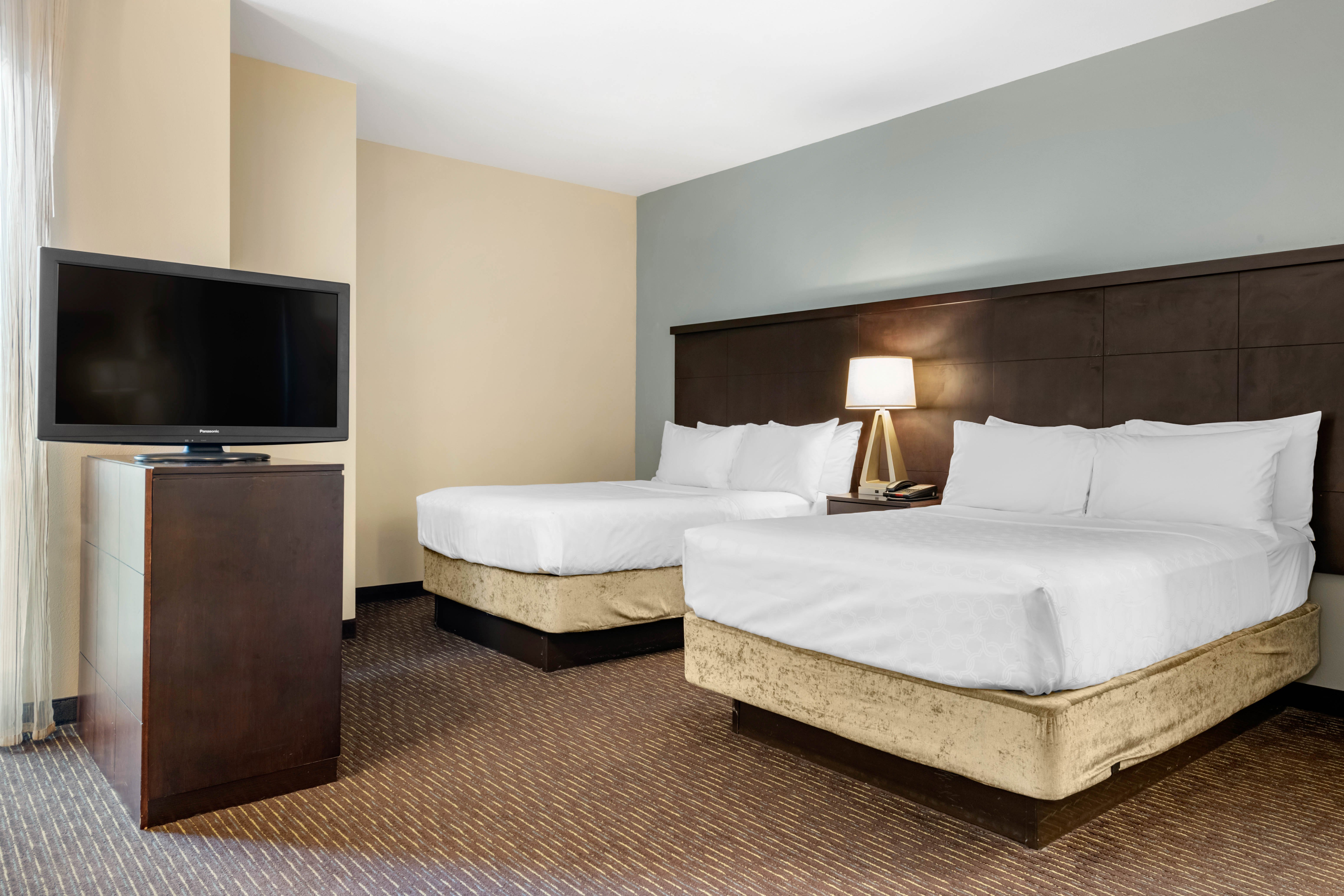 Staybridge Suites St. Petersburg FL 26/79