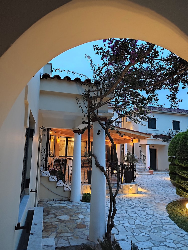 Elanthi Village Hotel 58/85
