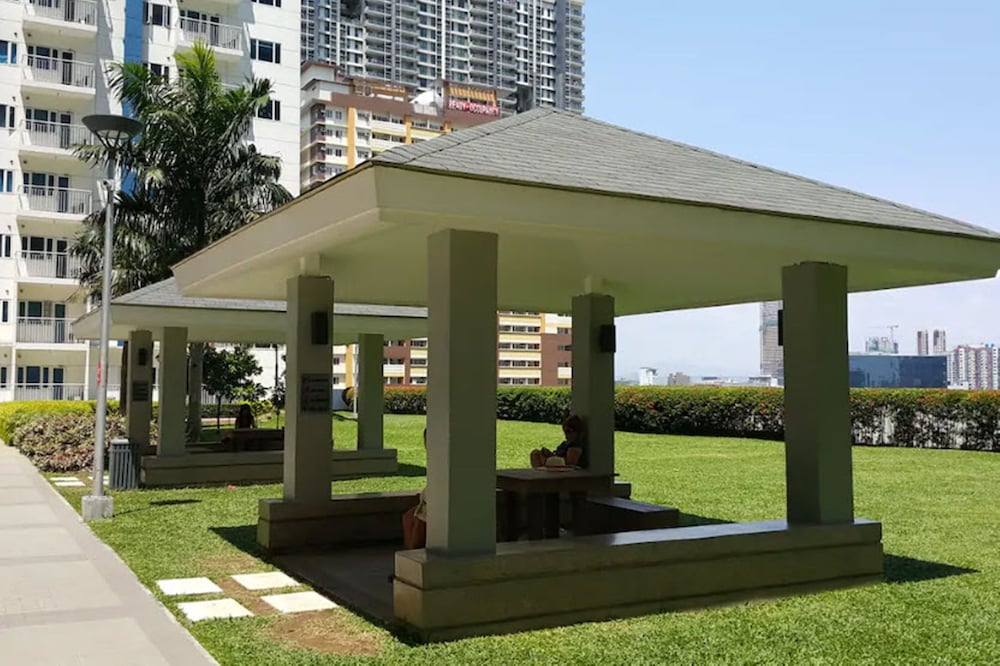 Cool Place Light Residences 16/19