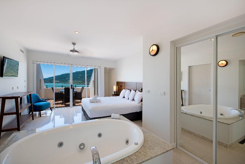 3 Bedrooms, Spa, Penthouse, Apartment, 2 Bathrooms, Top Floor
