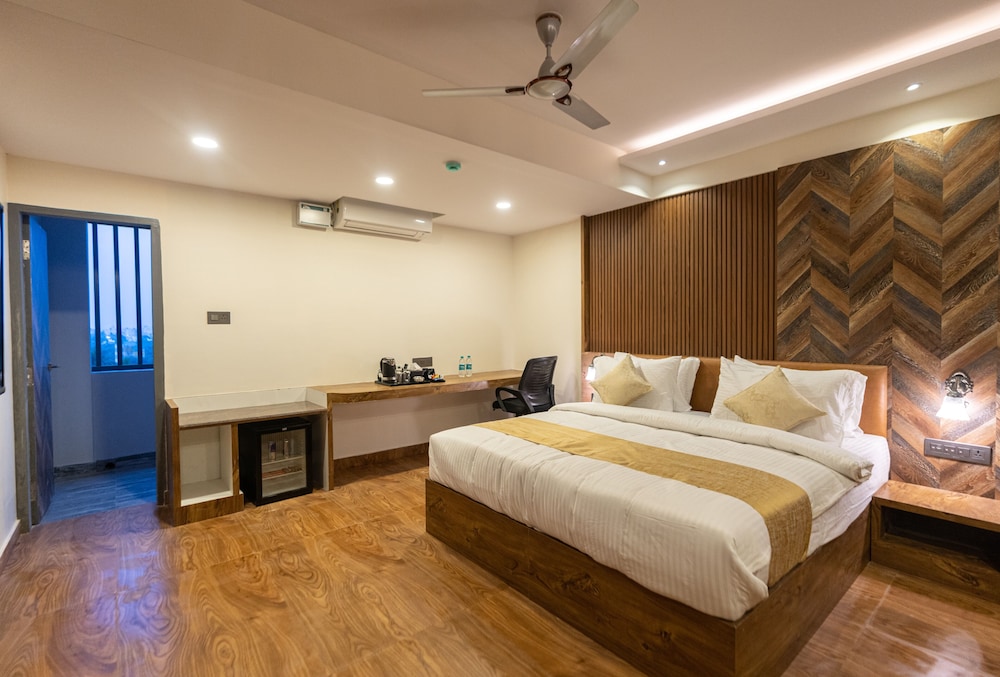 Executive, King Bed
