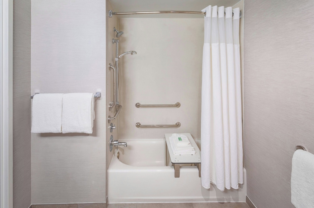 Room, King Bed, Sofa, Accessible, Courtyard Fort Lauderdale East Lauderdale By the Sea 6/7