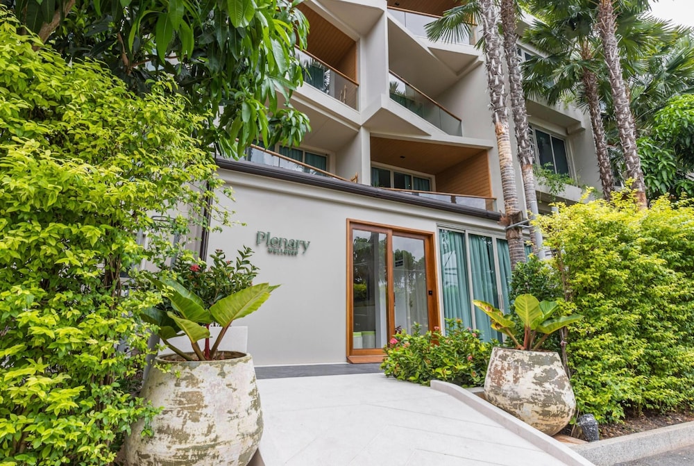 Wyndham Grand Nai Harn Beach Phuket in Rawai