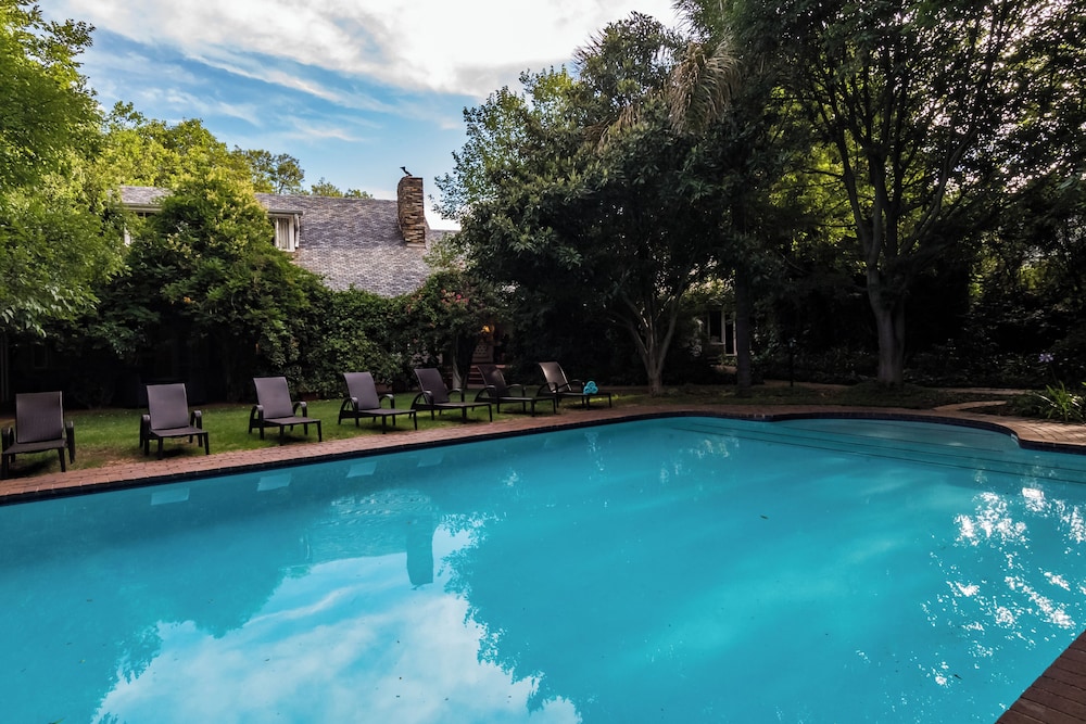 Melrose Place Guest Lodge and Conferencing 44/50