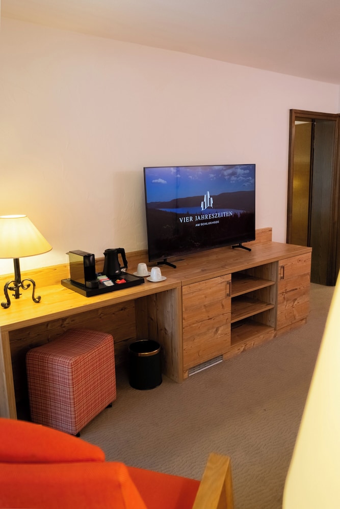 Hotel Vier Jahreszeiten am Schluchsee 44/55