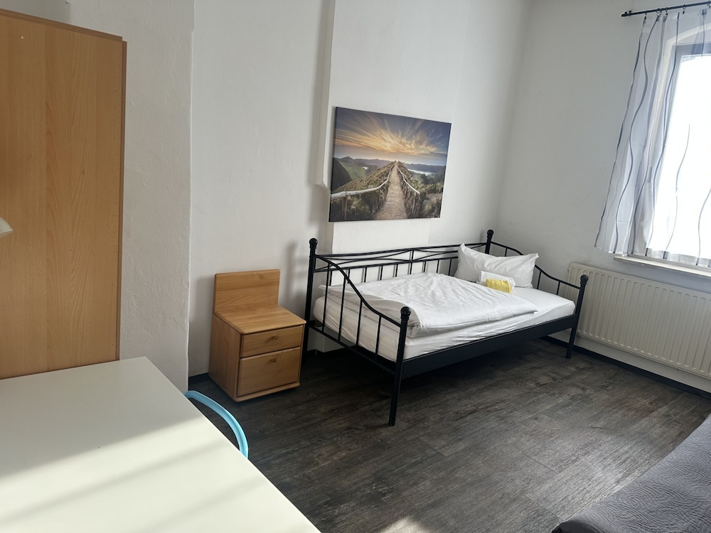 BASIC, SINGLE, SHARED BATHROOM