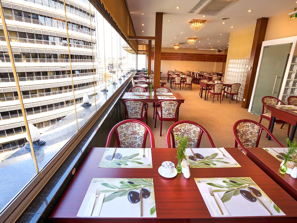 Feronya Hotel 38/50