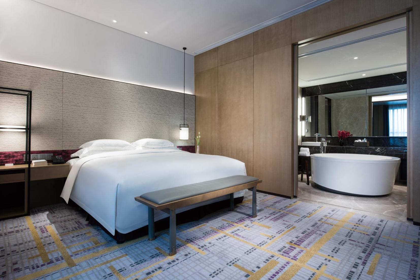 Junior Suite, King and Twin Beds