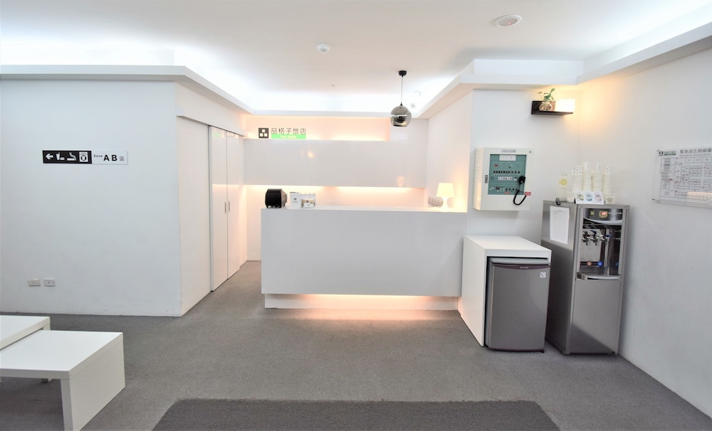 Inn Cube Ximen 8/38