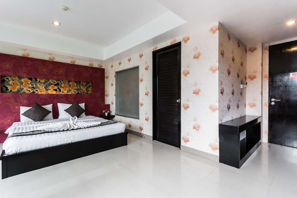 7q Patong Beach Hotel 18/49