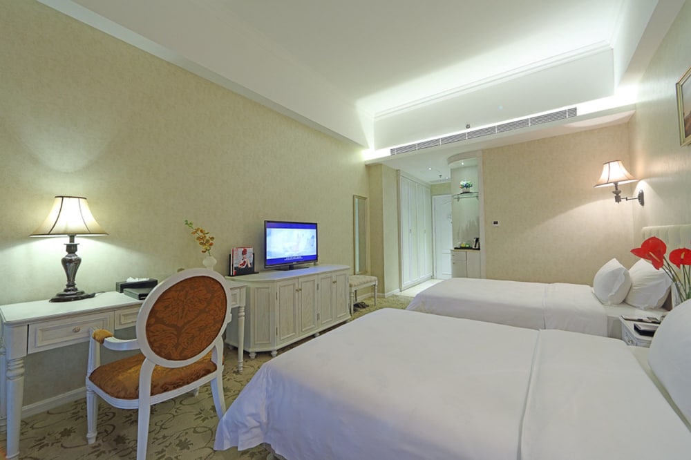 BUSINESS, TWIN BEDS