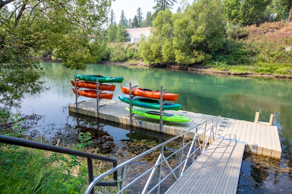 The Pine Lodge on Whitefish River 9/54