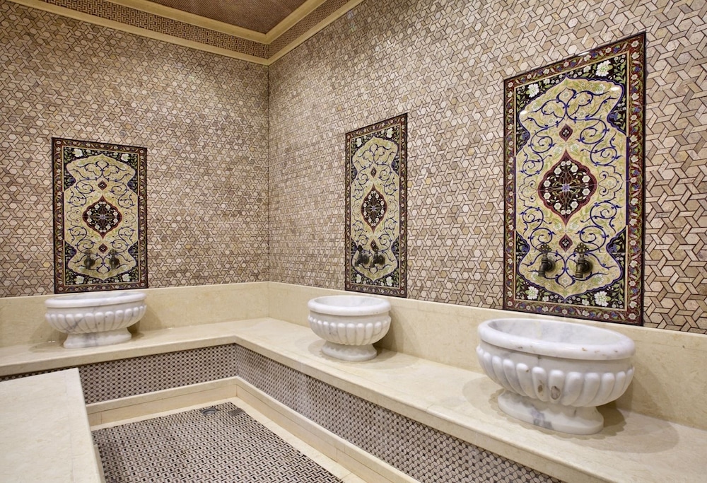 Shah Palace Hotel 40/77