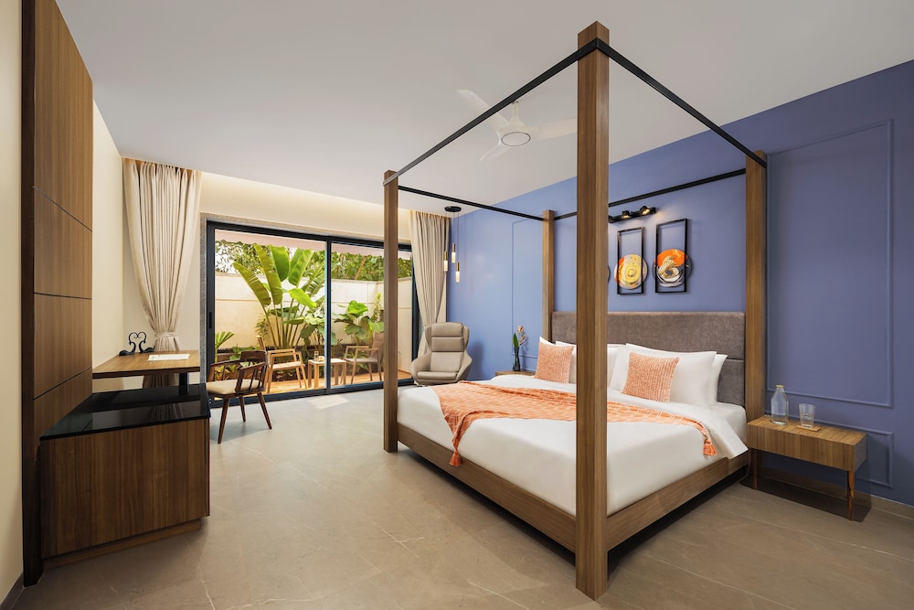 ELIVAAS Cloud 7 4 BHK Villa with Pvt Pool 19/72